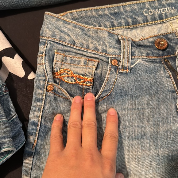 Cowgirl tuff jeans - Picture 2 of 5